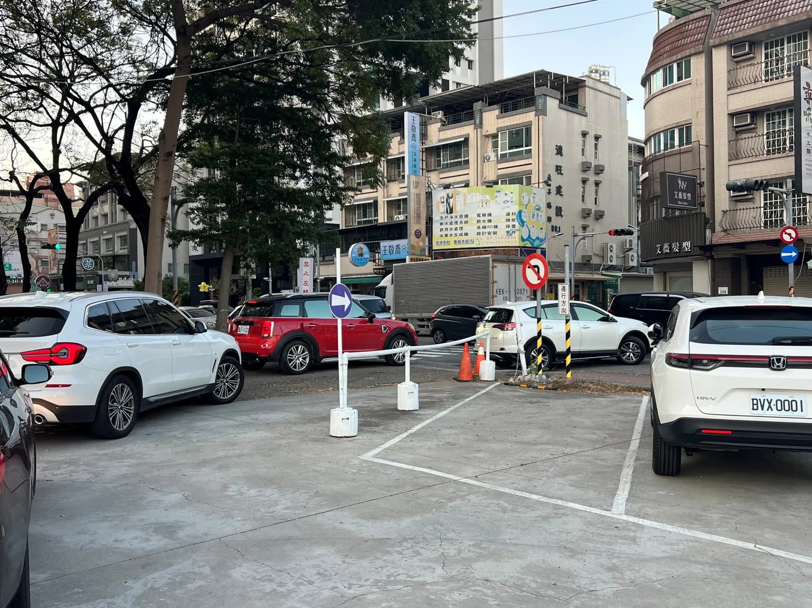 孟子/文奇路口｜自由市場停車場