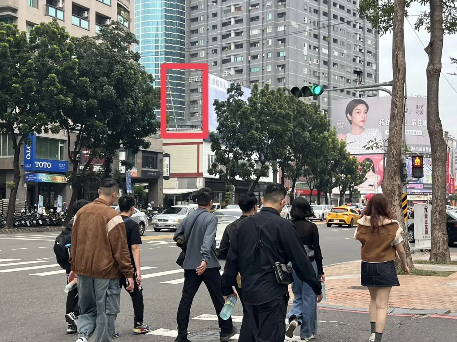 博愛路/新莊仔路口｜漢神巨蛋側